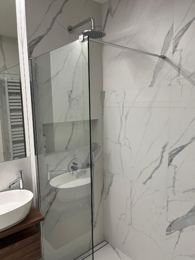 Warsaw Home Suites 외부 사진