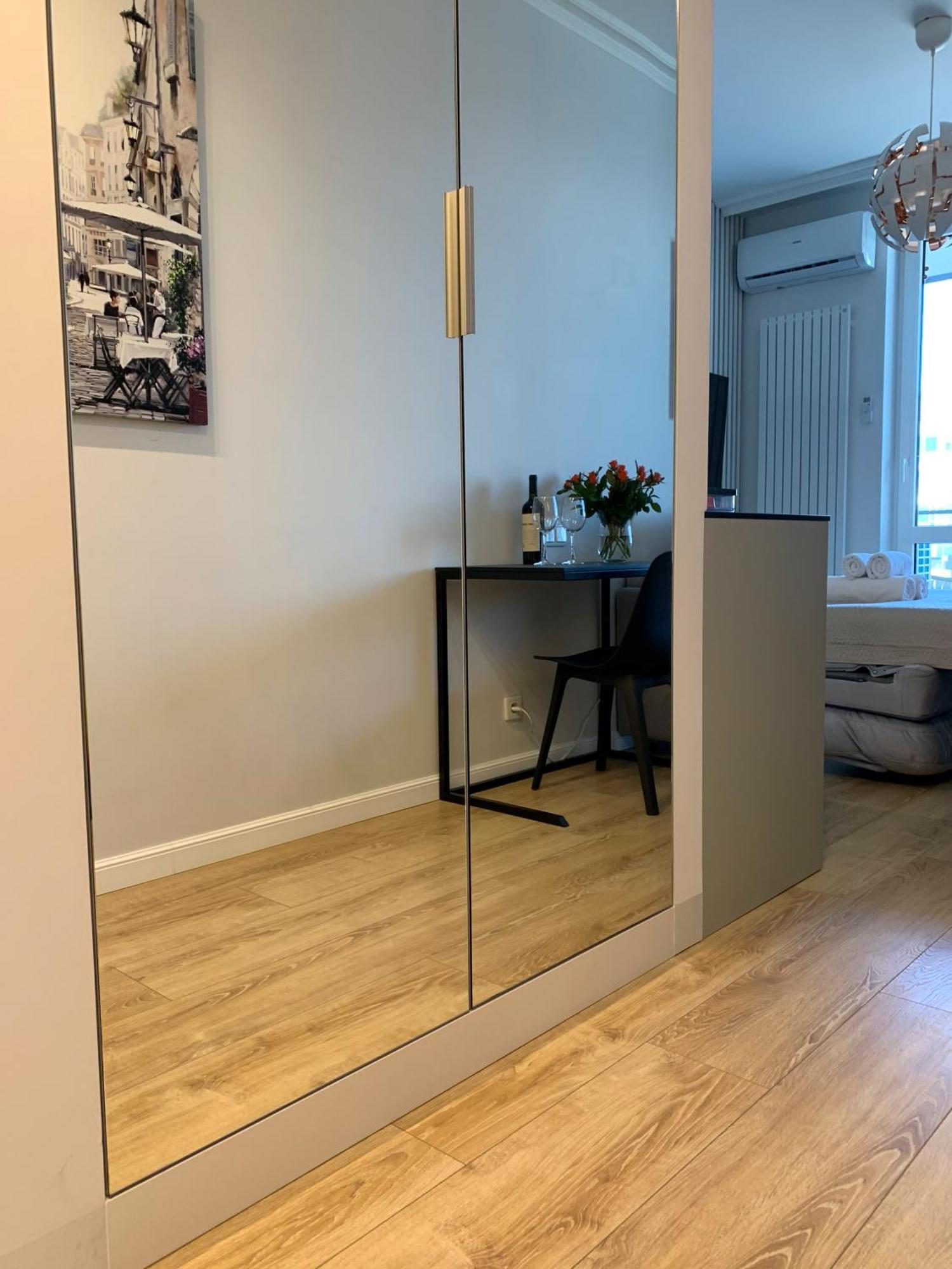 Warsaw Home Suites 외부 사진